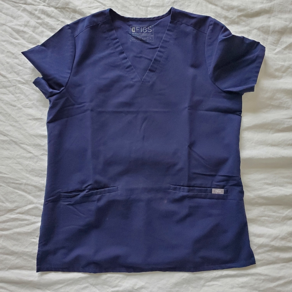 Figs Women's Navy Casma Three-Pocket Scrub Top (Medium)